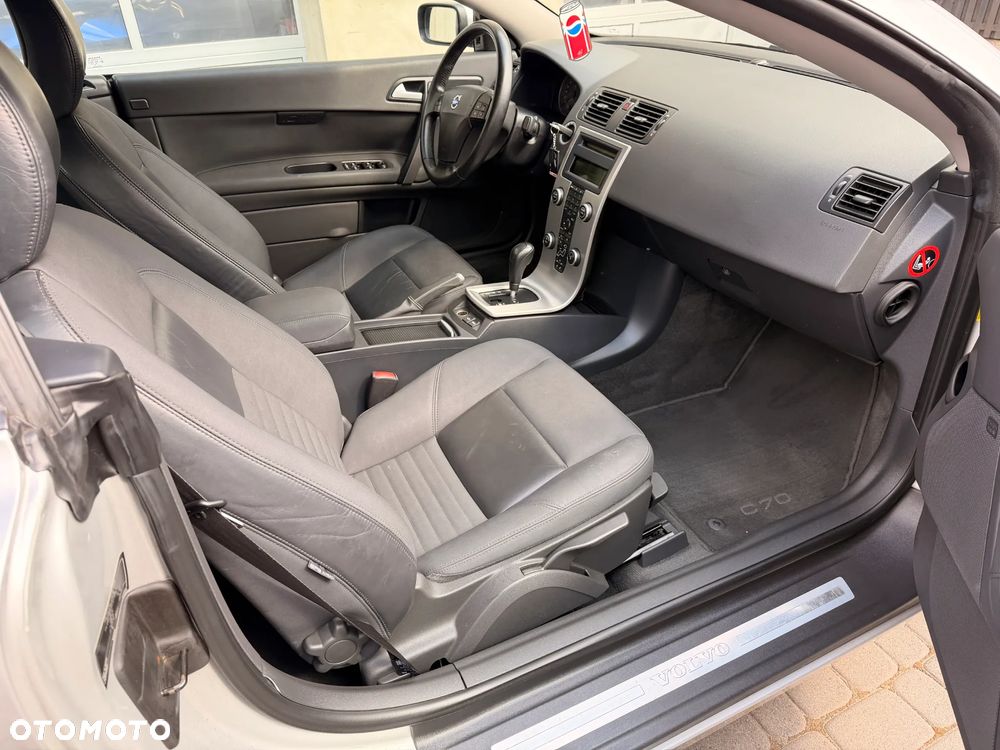 Volvo C70 2.4i Momentum - 11