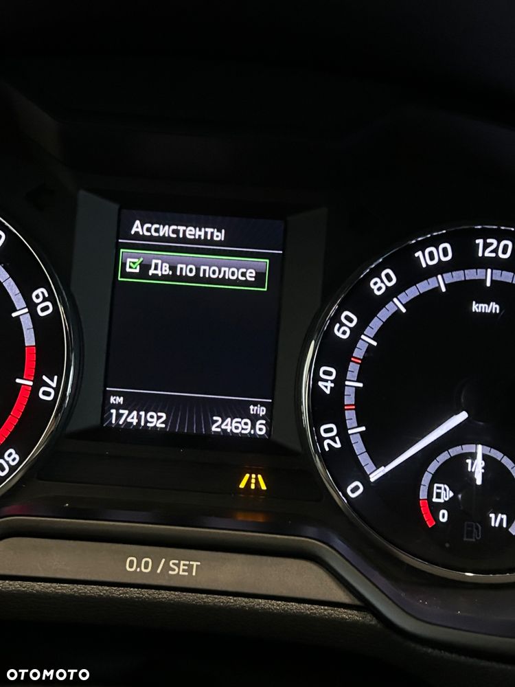 Skoda Octavia 2.0 TSI RS - 19