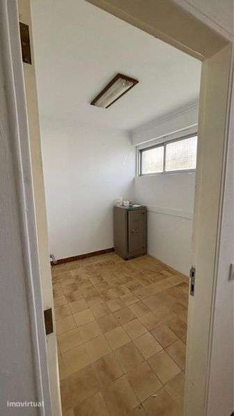 Arrendamento, loja centro casal s bras Amadora, 110m2 - Grande imagem: 4/9