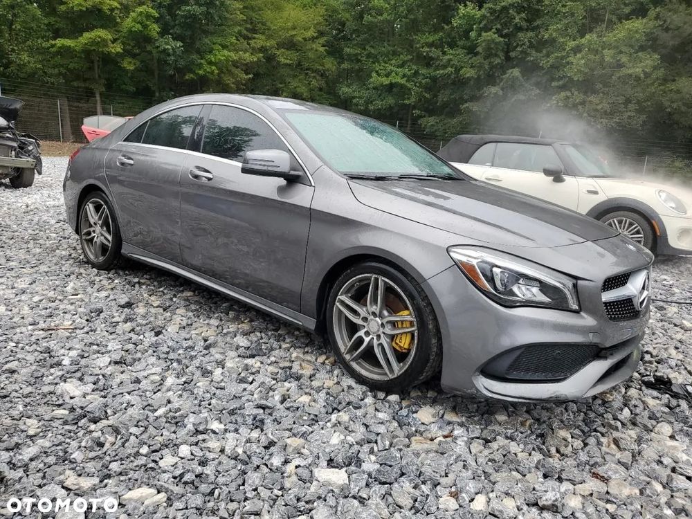 Mercedes-Benz CLA 250 4Matic 7G-DCT AMG Line - 3
