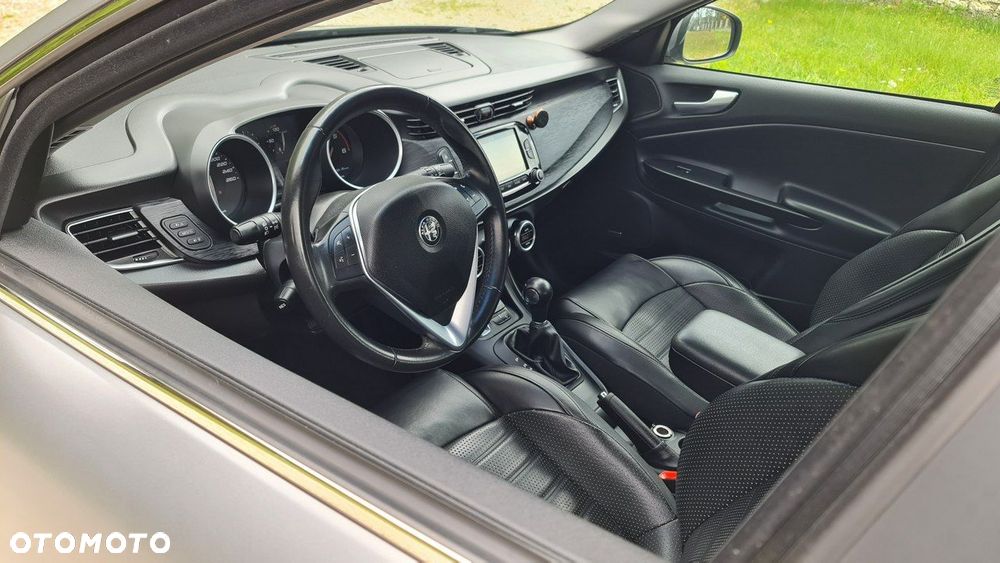 Alfa Romeo Giulietta 1.6 JTDM 16V TCT Super - 12