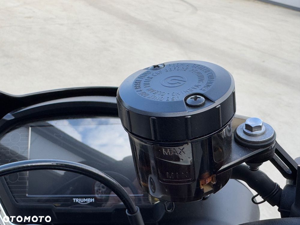 Triumph Street Triple - 31