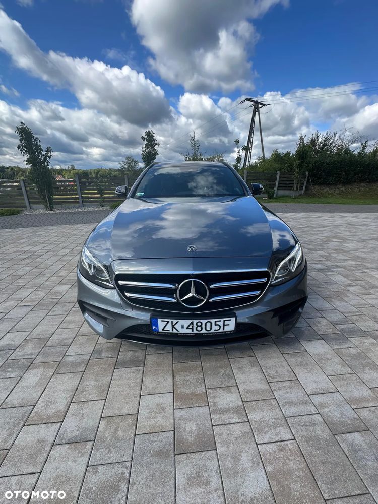 Mercedes-Benz Klasa E 220 d 4-Matic 9G-TRONIC - 3