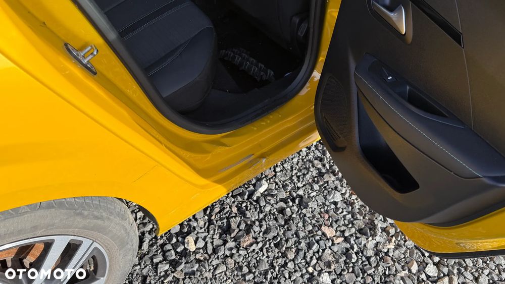 Peugeot 208 ver-1-2-puretech-allure-s-s - 13