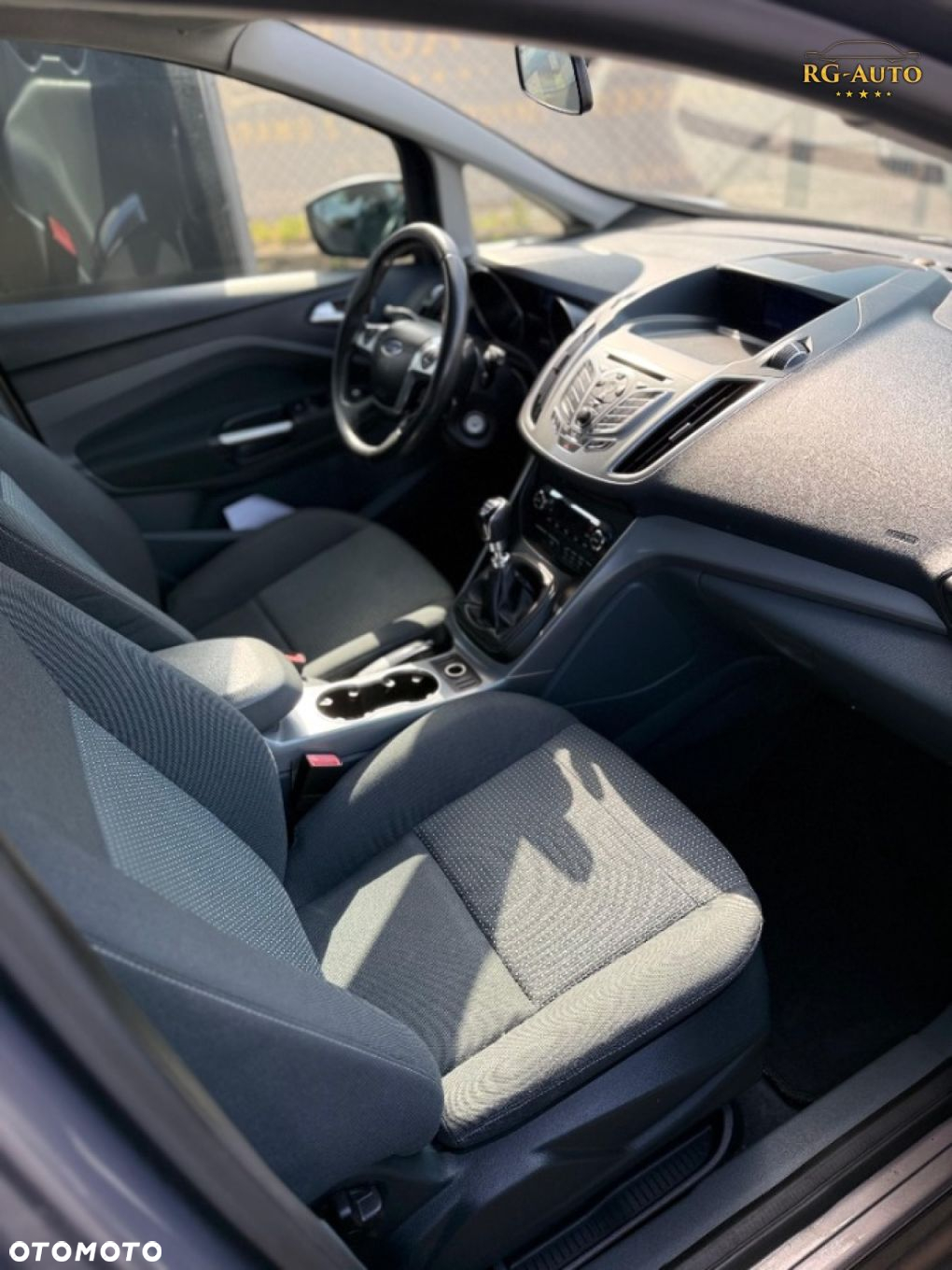 Ford Grand C-MAX - 27