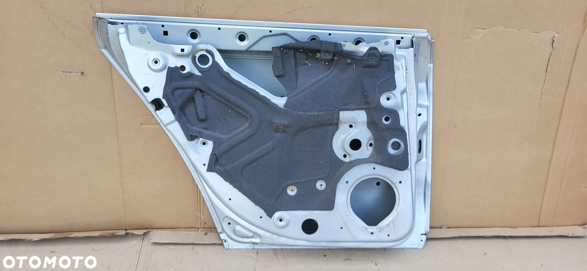 DRZWI LEWY TYL AUDI A4 B7 - 6