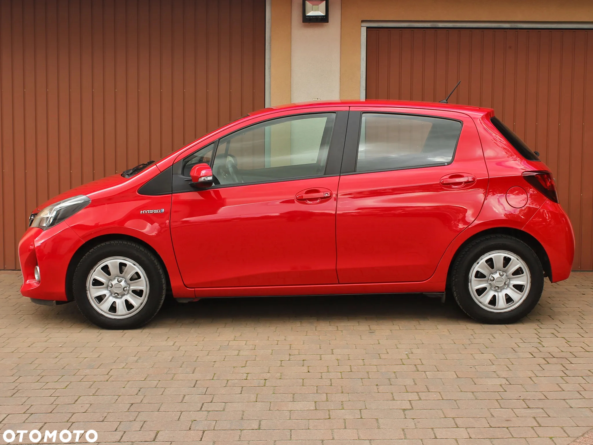 Toyota Yaris Hybrid 100 Premium - 9