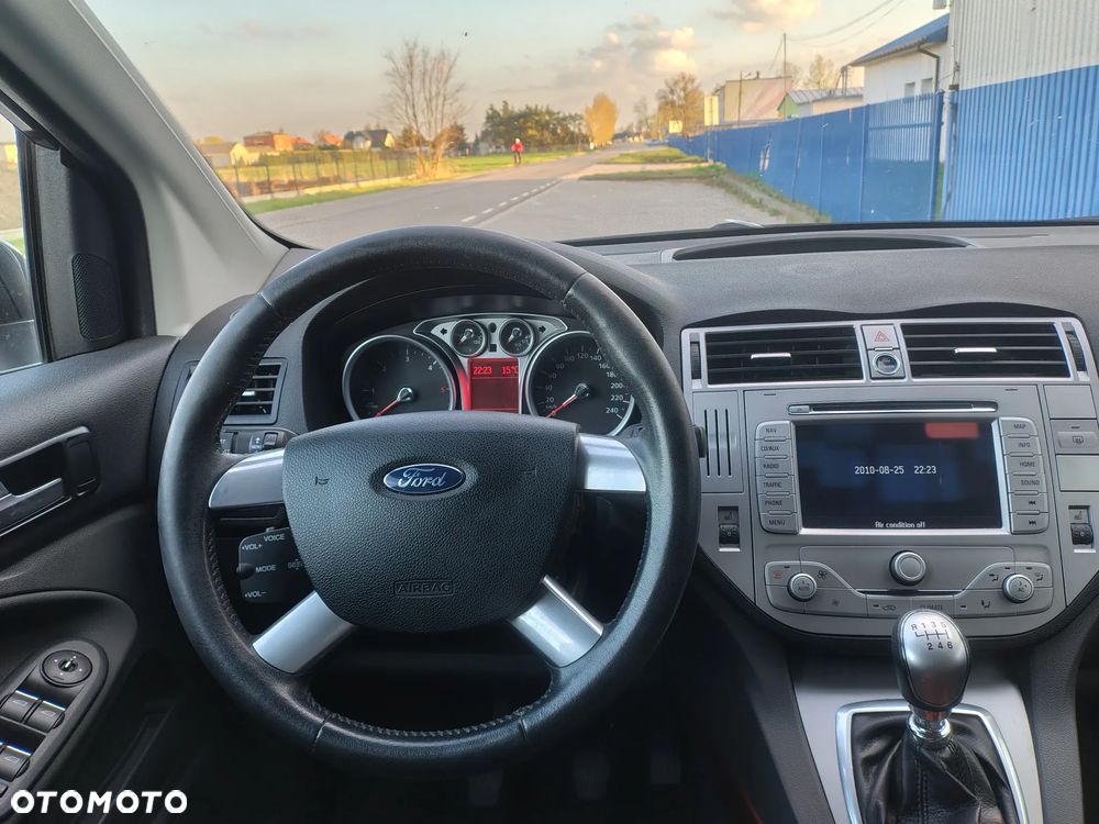 Ford Kuga 2.0 TDCi 2x4 Titanium - 18