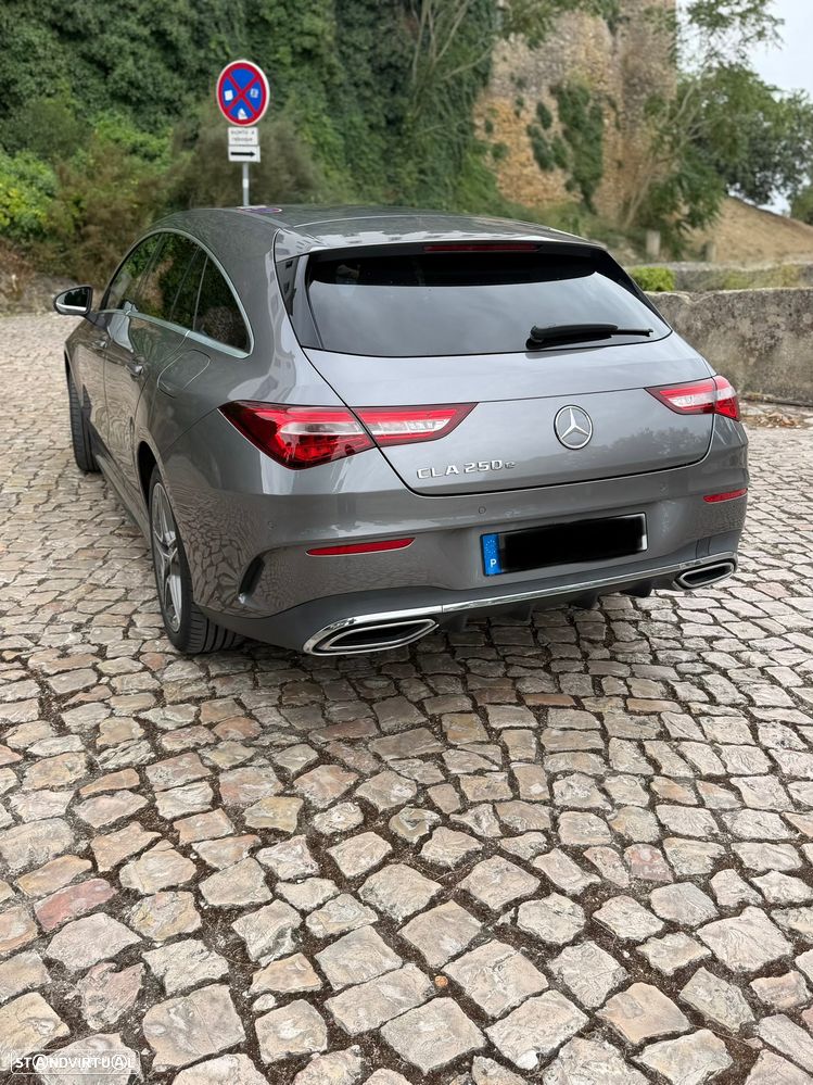 Mercedes-Benz CLA 250 e 8G-DCT AMG Line — fotografia 4