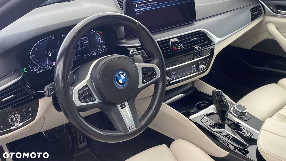 BMW Seria 5 530e xDrive - 15
