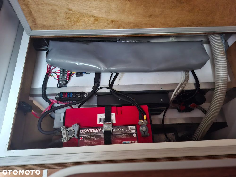 Toyota Hilux 3,0 D 4x4 z napędami 4H i 4L salon PL - 13