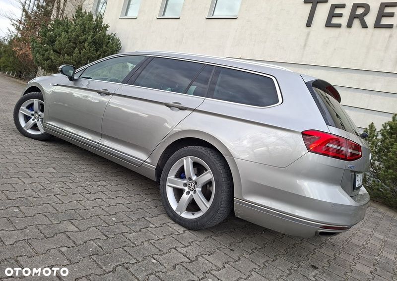 Volkswagen Passat - 14