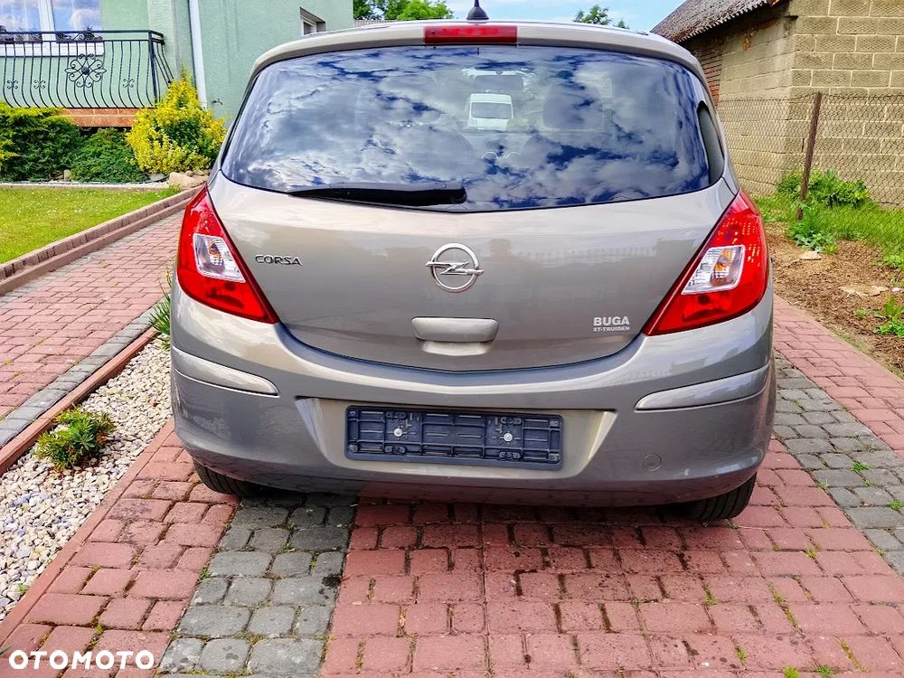 Opel Corsa 1.2 16V Cosmo - 8