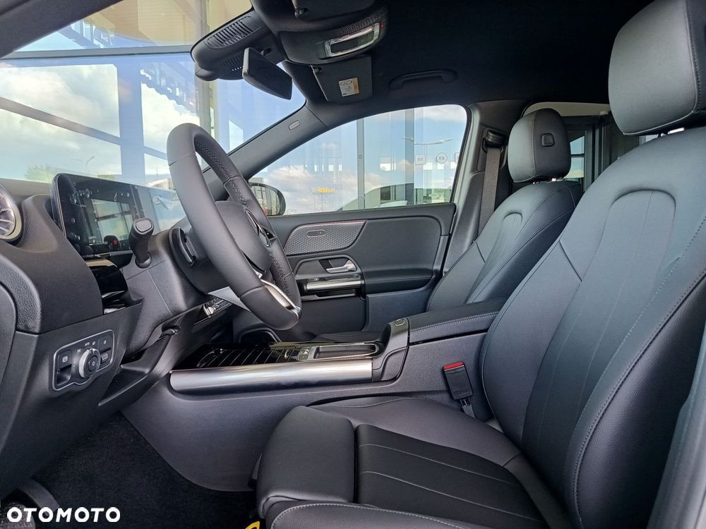 Mercedes-Benz GLA - 27