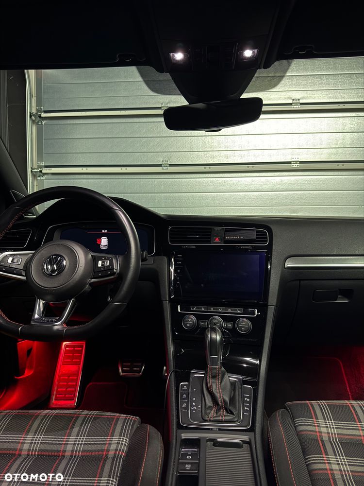 Volkswagen Golf - 7