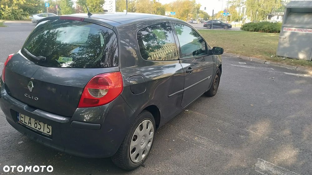 Renault Clio - 8