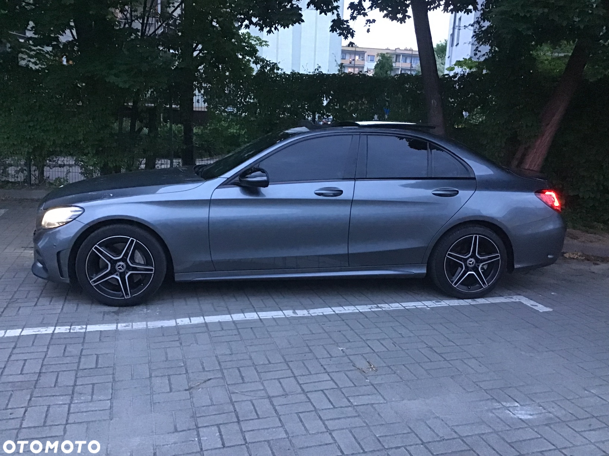 Mercedes-Benz Klasa C 300 4Matic 9G-TRONIC AMG Line - 18