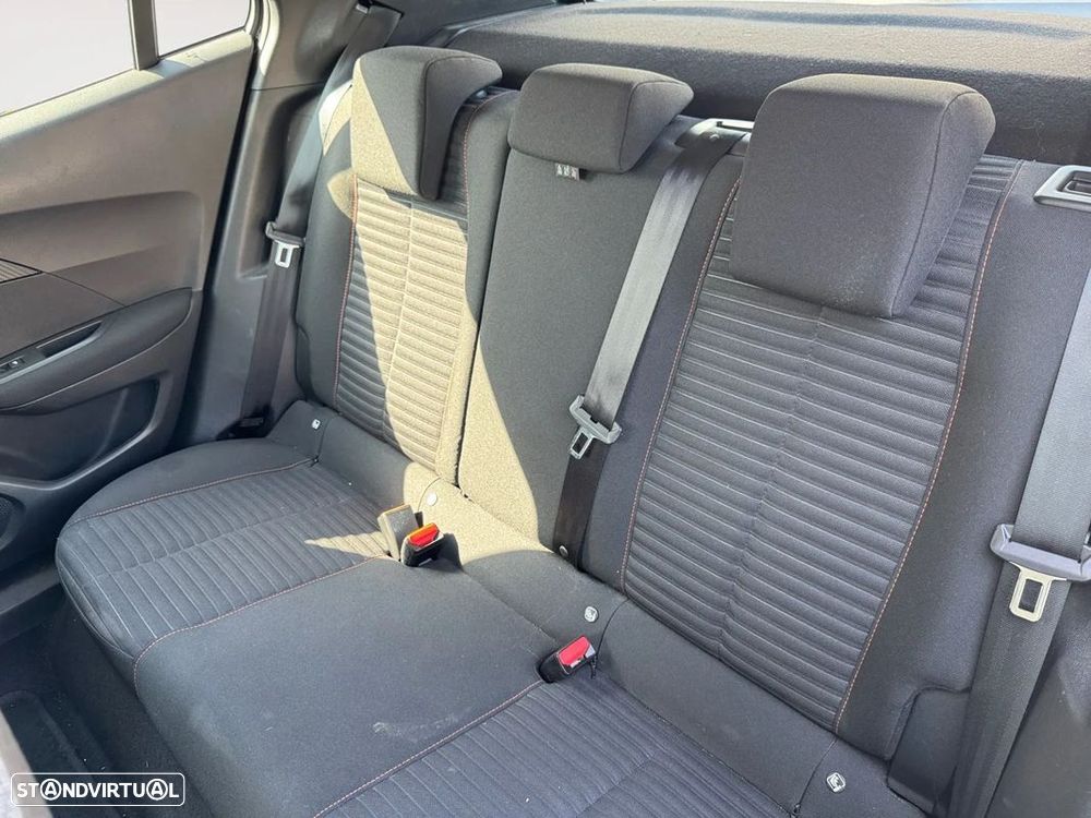 Peugeot 2008 1.2 PureTech Active Pack - 14