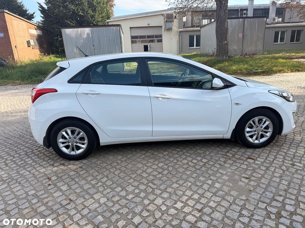 Hyundai i30 1.6 D Comfort DCT - 10