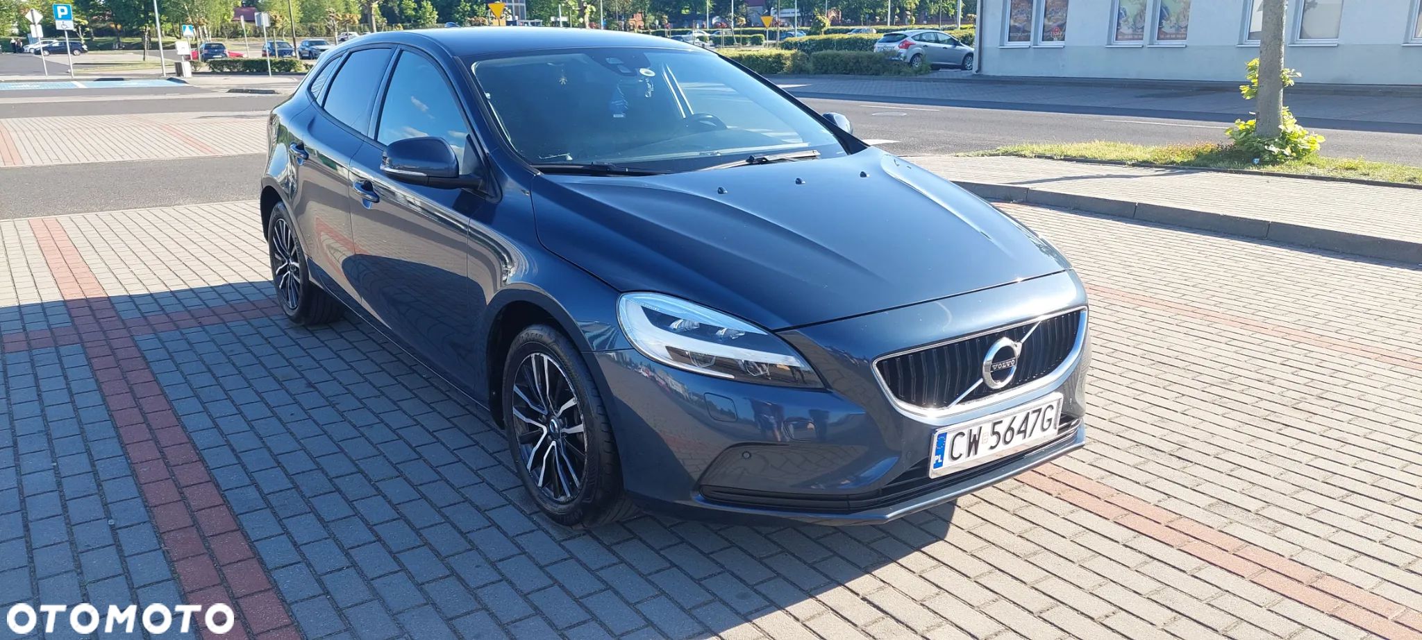 Volvo V40 D3 Momentum - 1