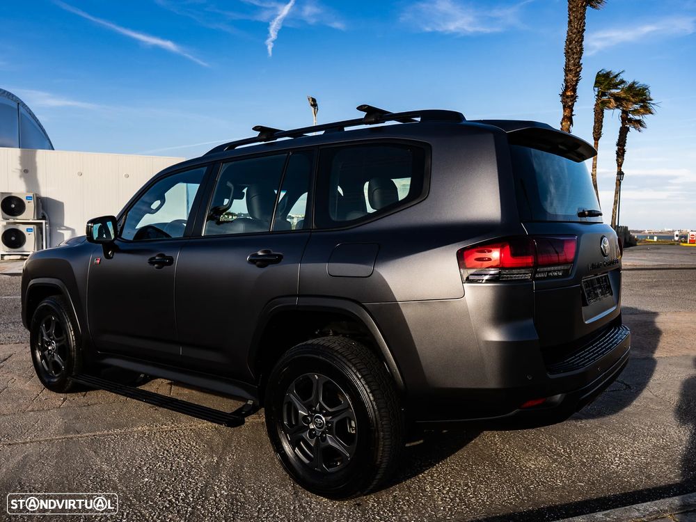 Toyota Land Cruiser - 28