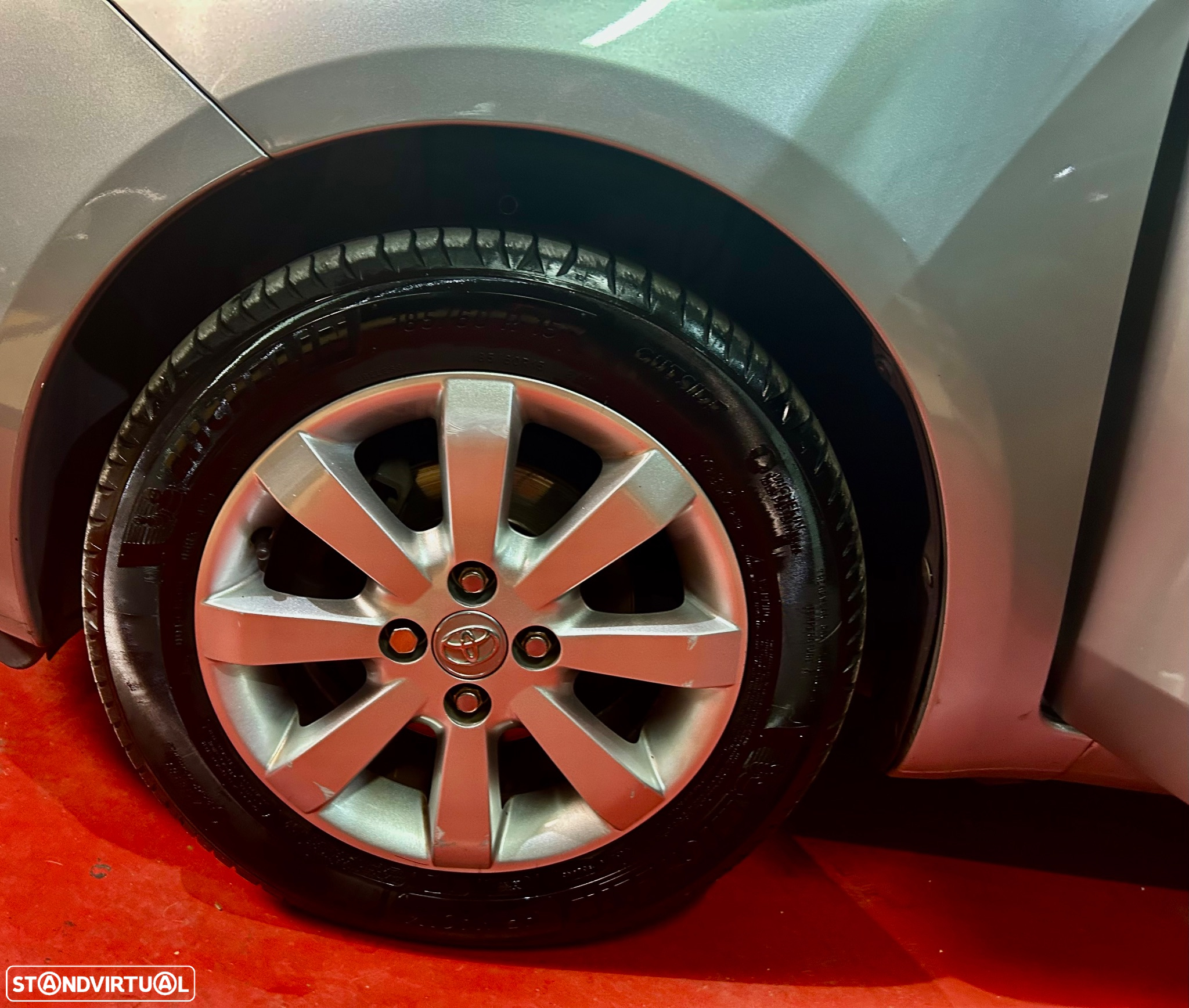 Toyota Yaris 1.0 VVT-i AC Manual+VSC - 25