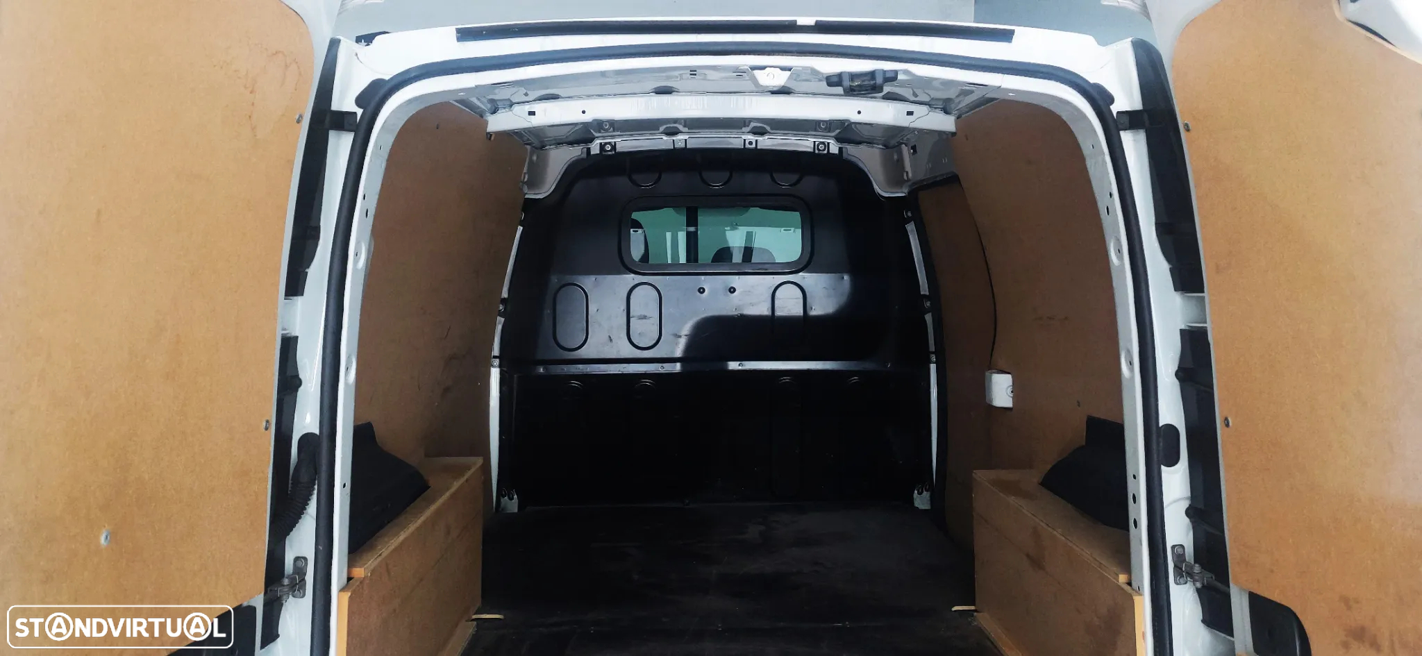 Renault Kangoo Maxi 3 Lug - 8