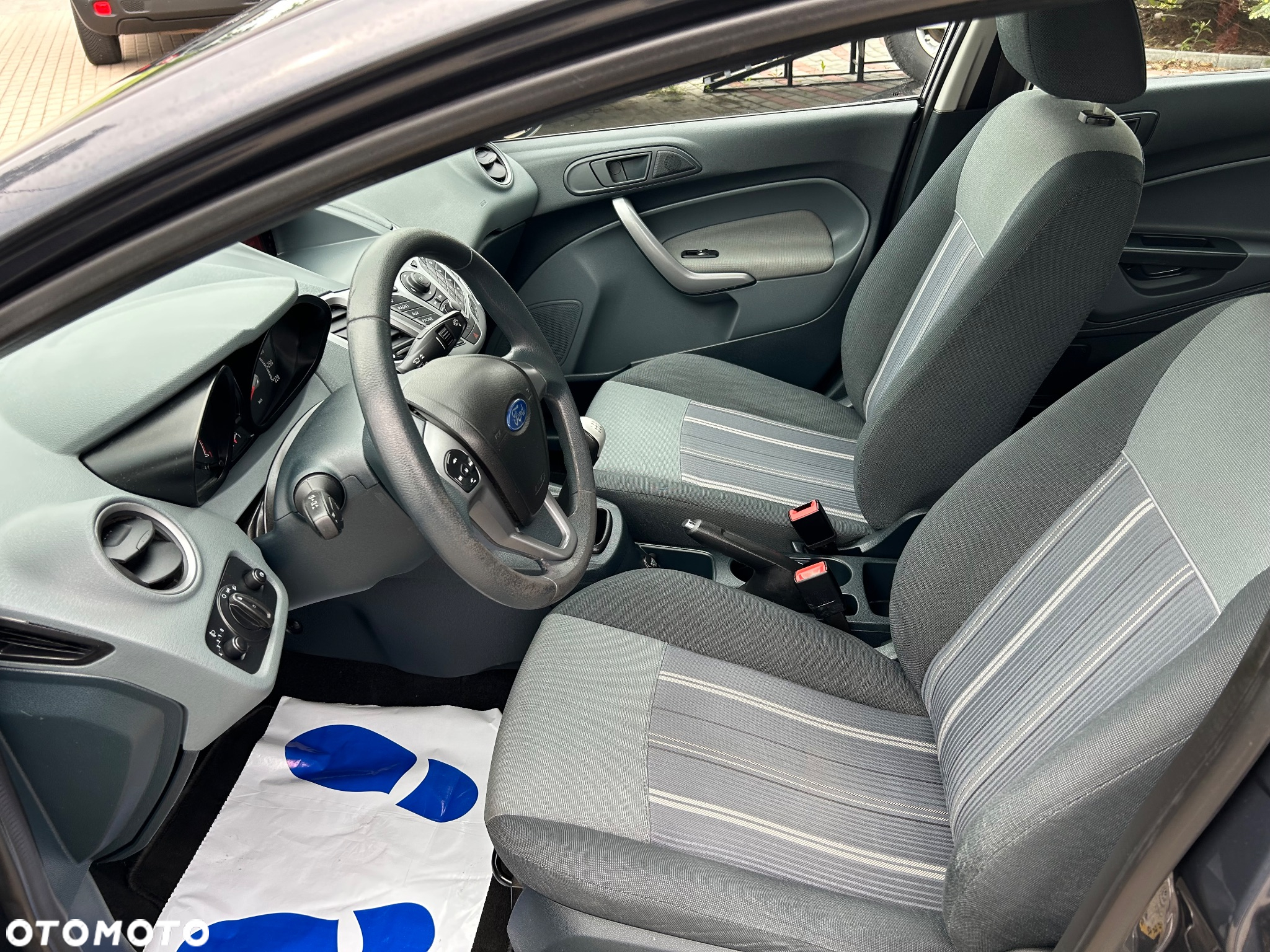 Ford Fiesta 1.25 Ambiente - 10
