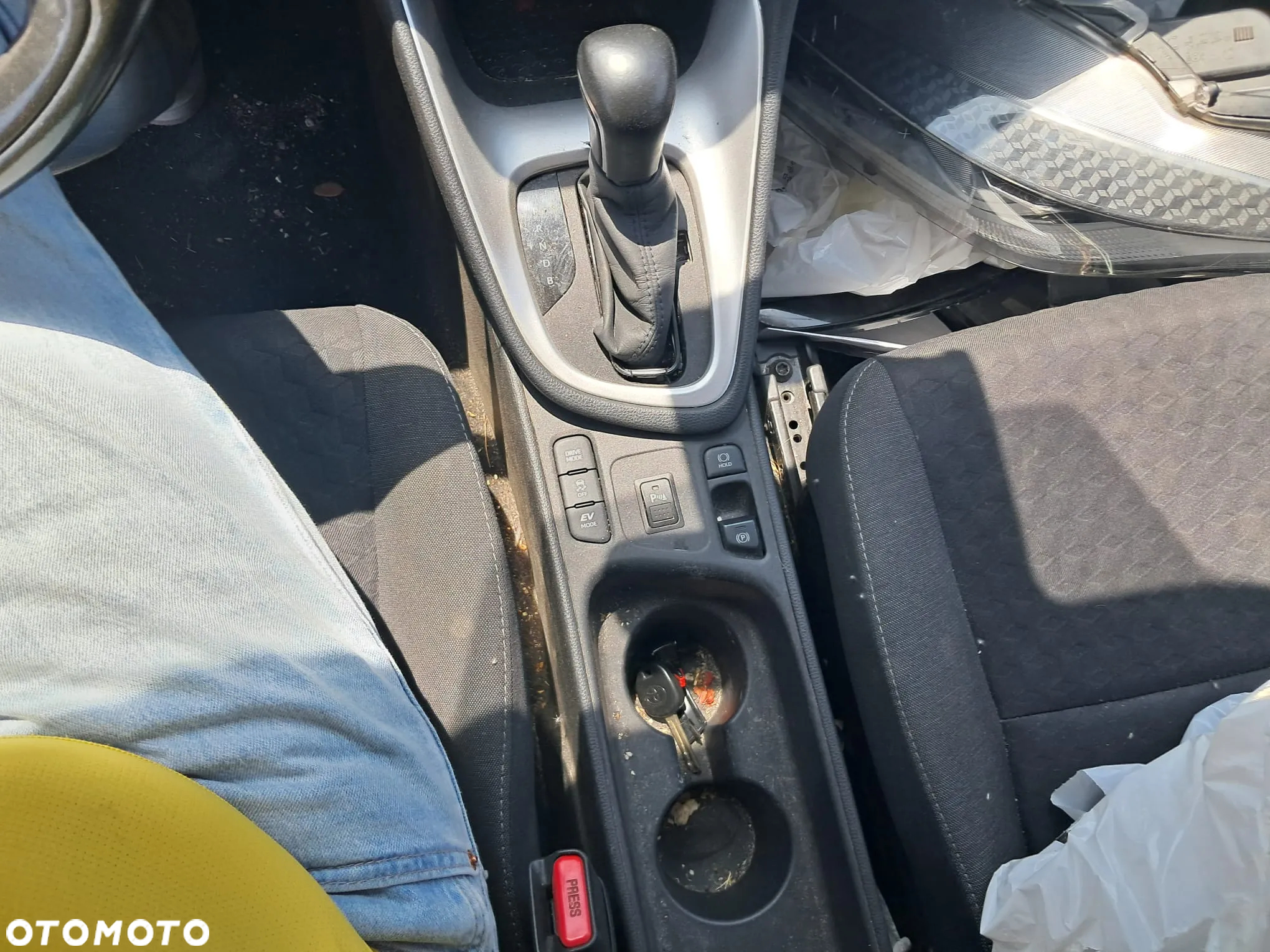Toyota Yaris Hybrid 1.5 Premiere Edition - 10