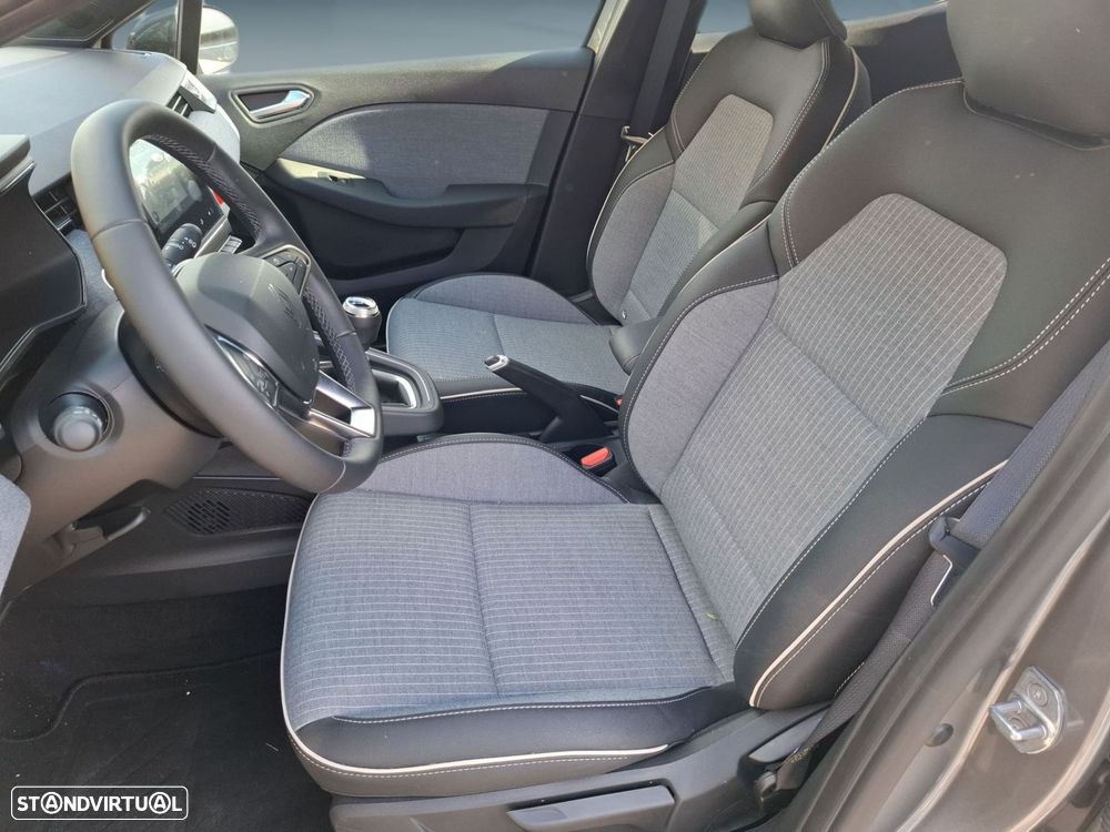 Renault Clio 1.0 TCe Techno Bi-Fuel - 11