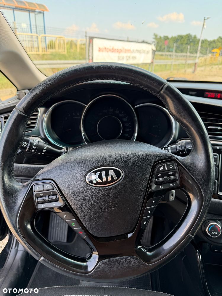Kia Ceed - 10