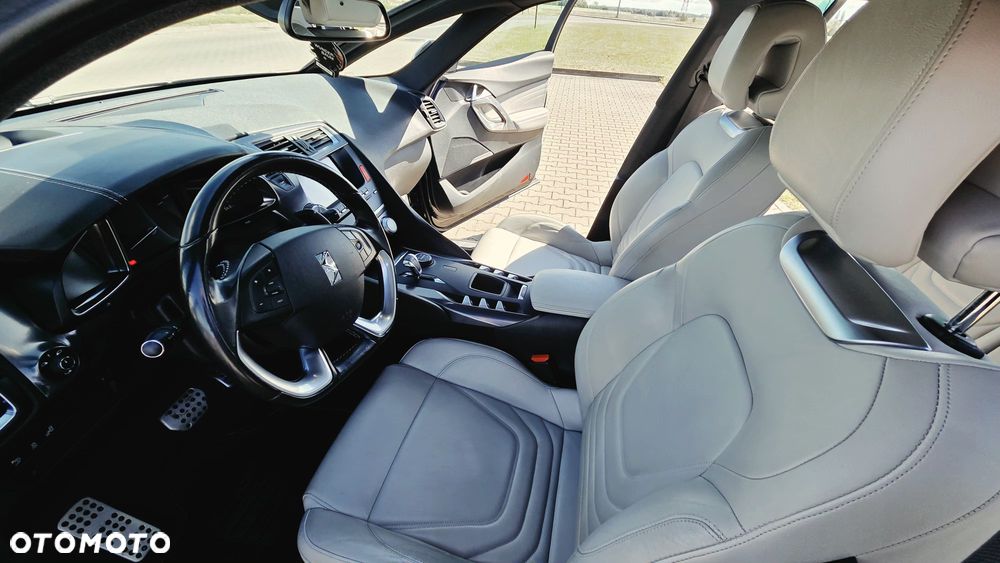 Citroën DS5 Hybrid4 EGS6 SportChic - 8