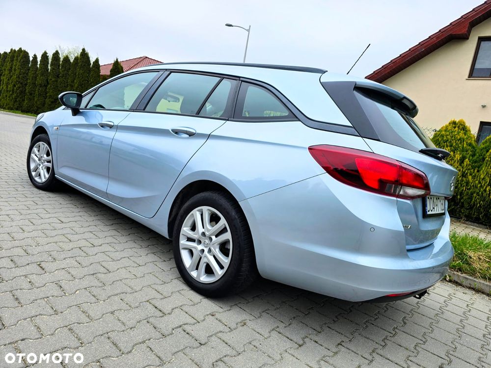 Opel Astra 1.0 T Essentia S&S - 4