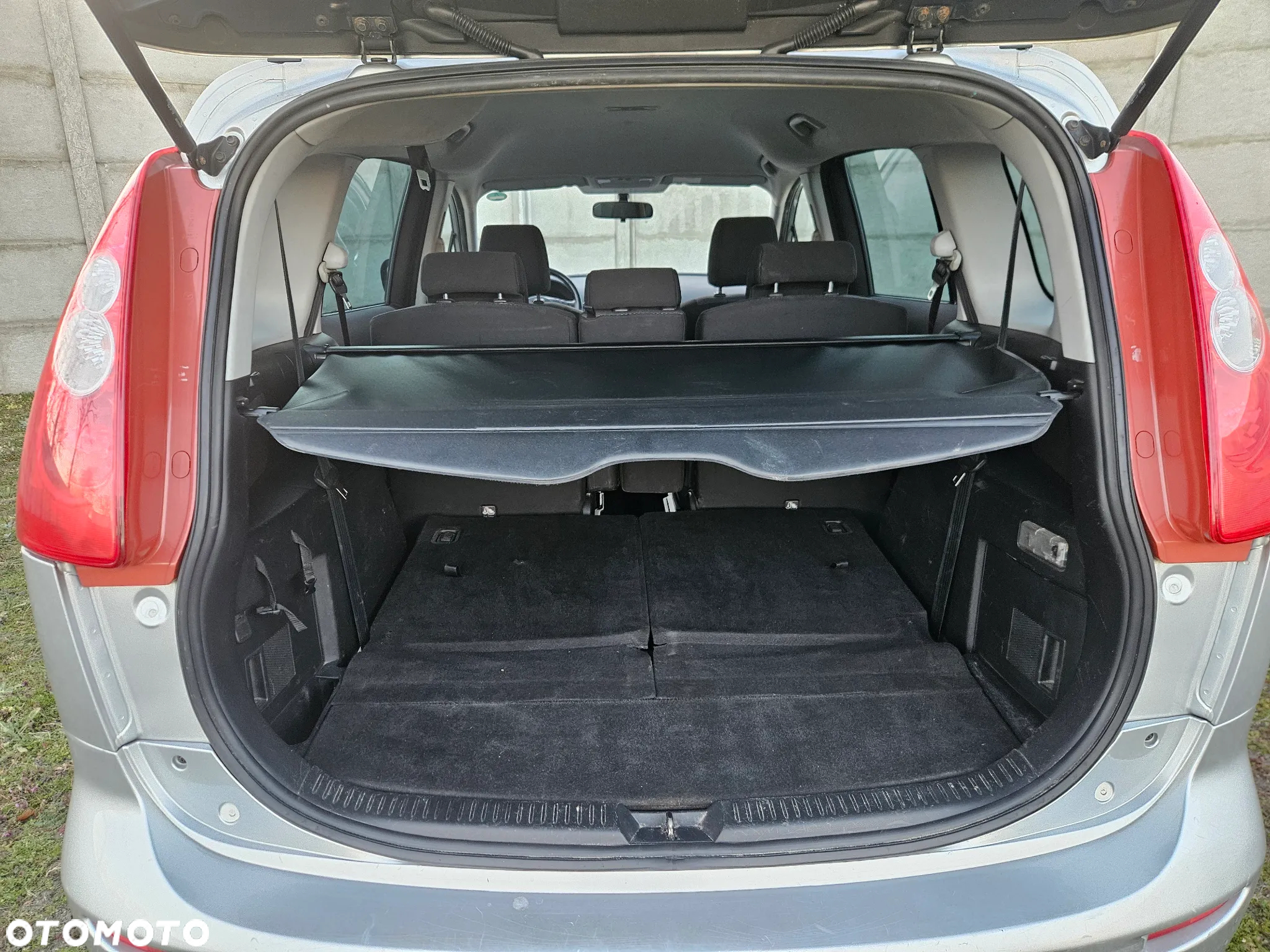 Mazda 5 - 25