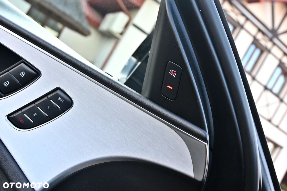 Audi A6 Avant 2.0 TDI quattro S tronic - 39