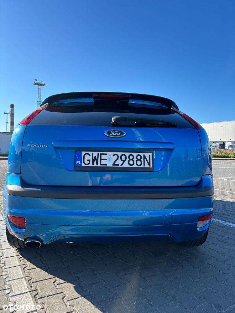 Ford Focus 2.0 16V Titanium - 9