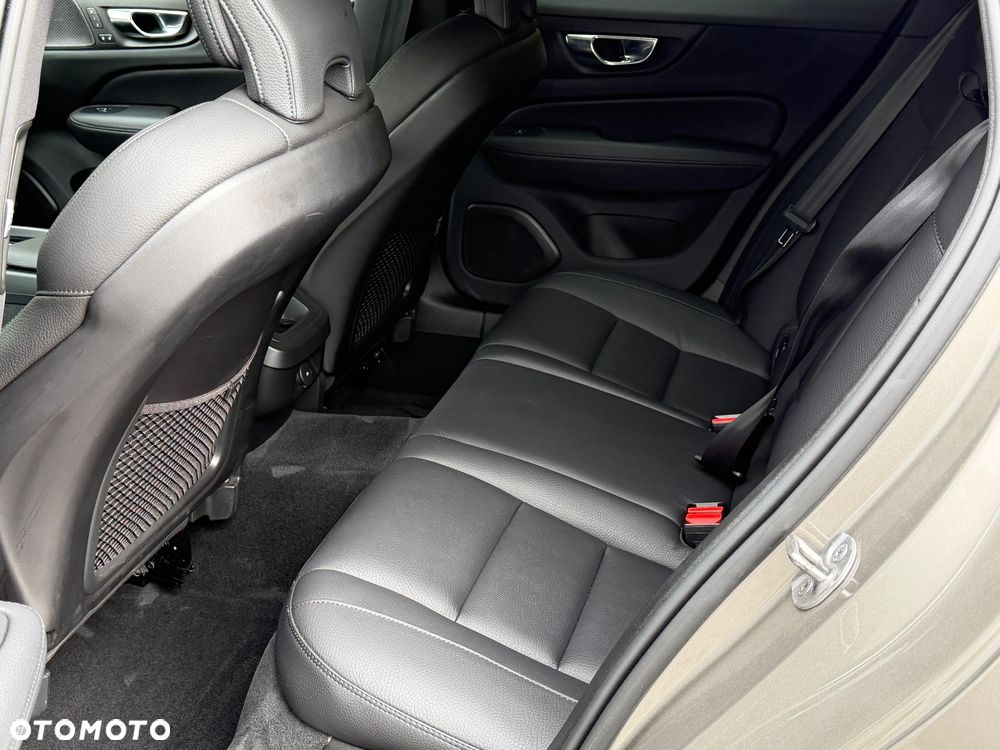 Volvo V60 B4 B DKG Inscription - 11