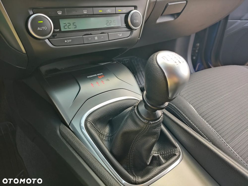 Toyota Avensis 1.8 Premium - 28