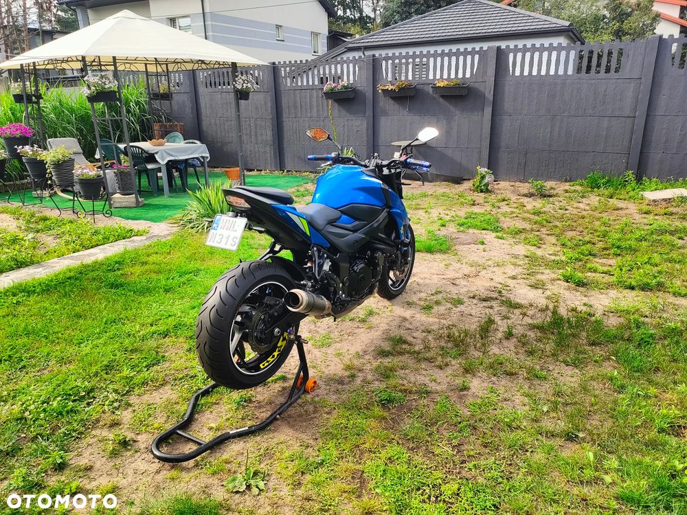 Suzuki GSX - 9