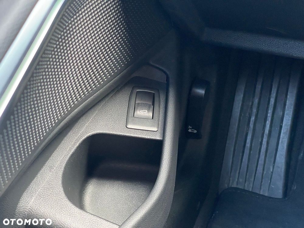 BMW Seria 3 330i M Sport sport - 20