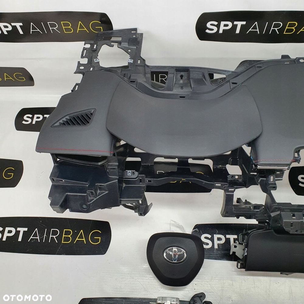 TOYOTA COROLLA E21 DESKA ROZDZIELCZA KONSOLA KOKPIT PULPIT PODUSZKI AIRBAG AIR BAG PASY KIT SET - 2