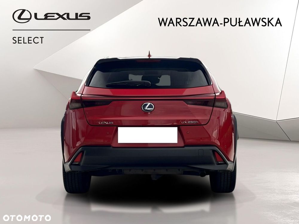 Lexus UX - 4