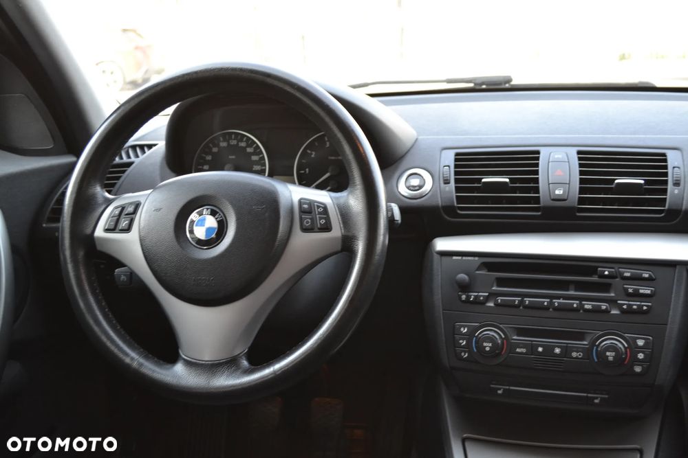 BMW Seria 1 - 15