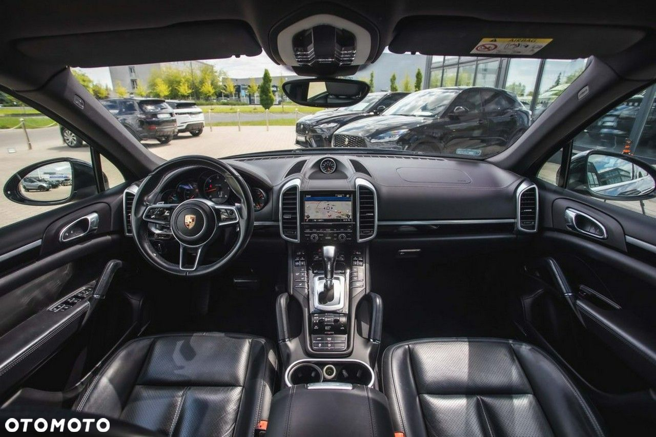 Porsche Cayenne - 10