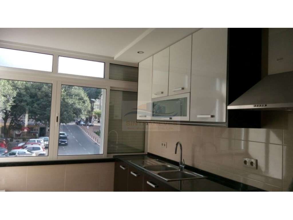Apartamento T2 Totalmente Remodelado | 90 m² - Grande imagem: 2/8