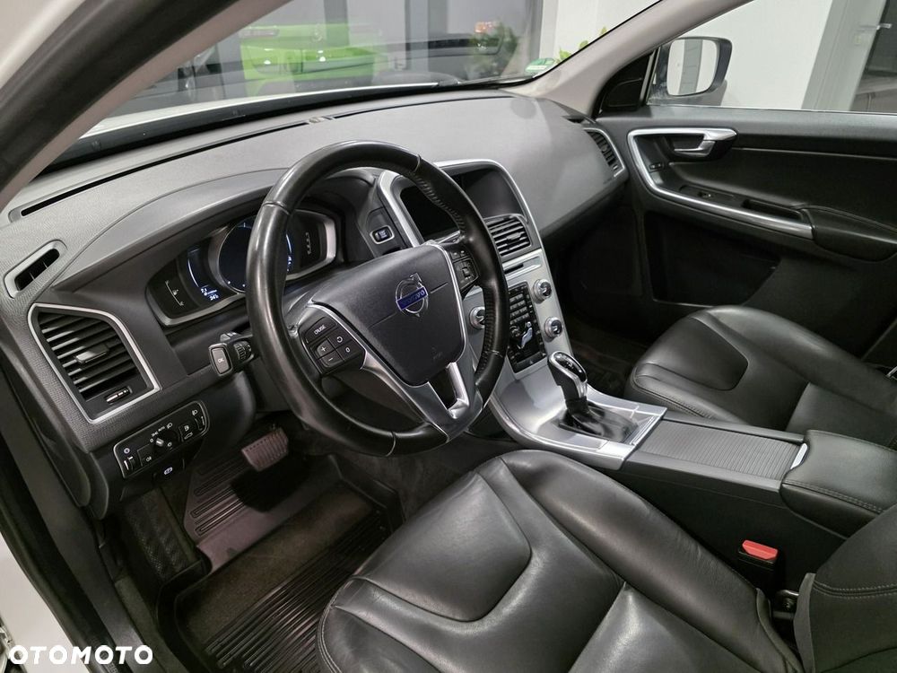 Volvo XC 60 D4 Momentum Pro - 13