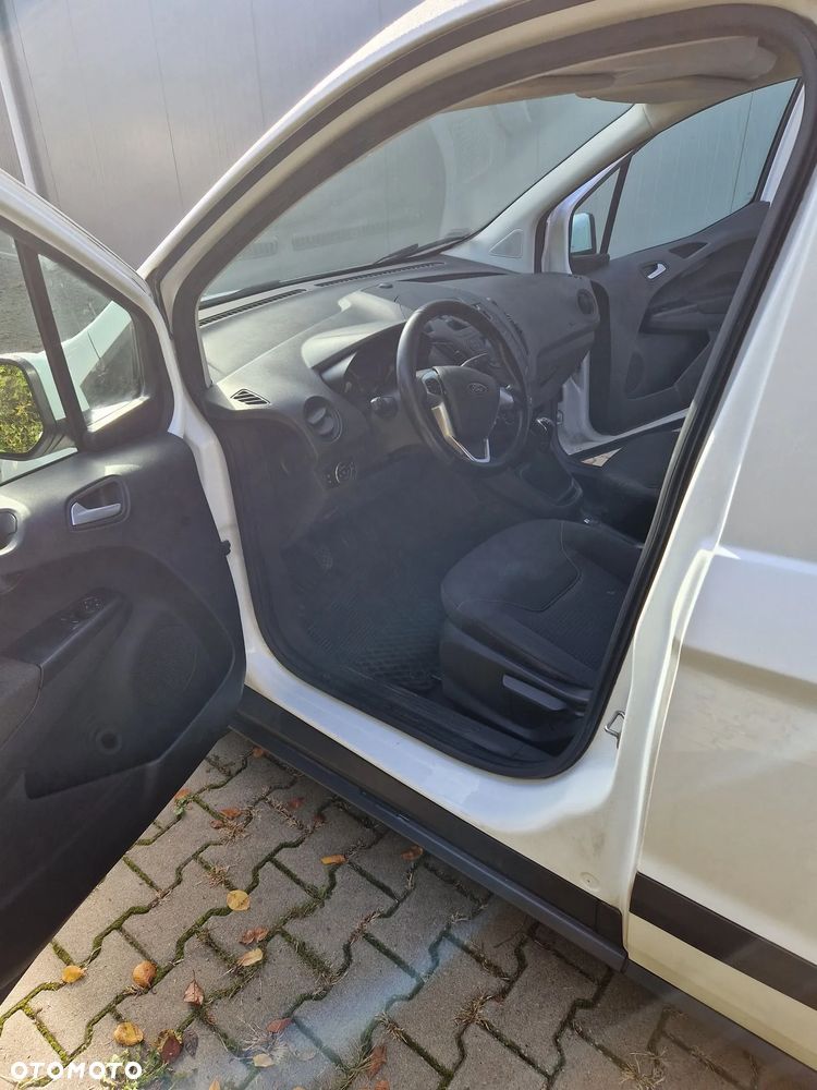 Ford Transit Courier - 8
