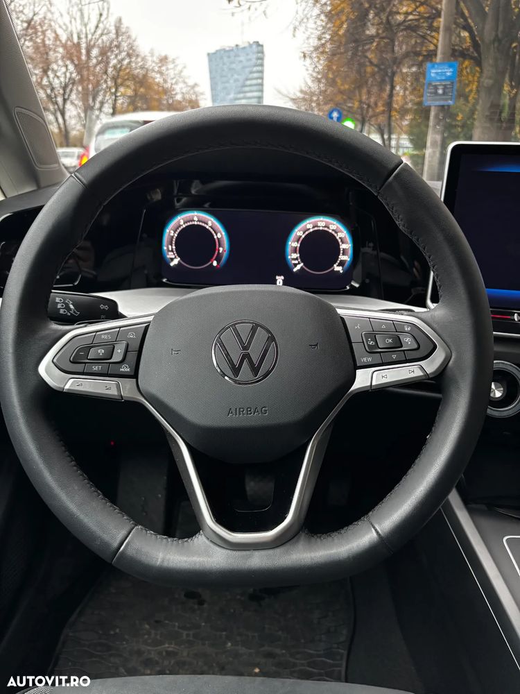 Volkswagen Golf 1.5 eTSI DSG MHEV Life - 17