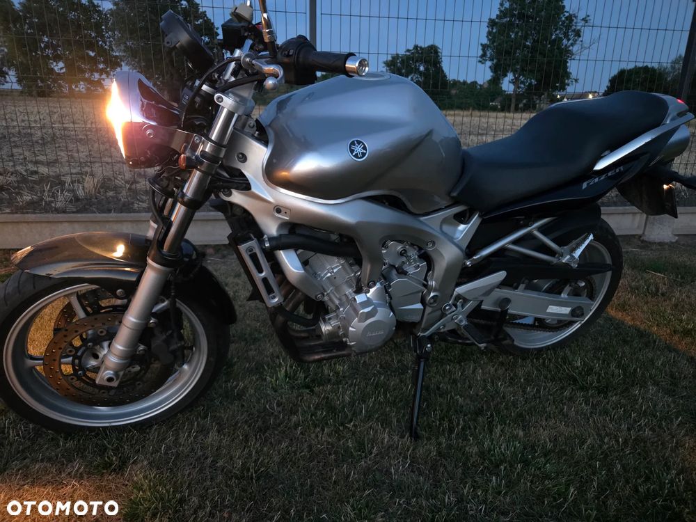 Yamaha FZ6 - 18