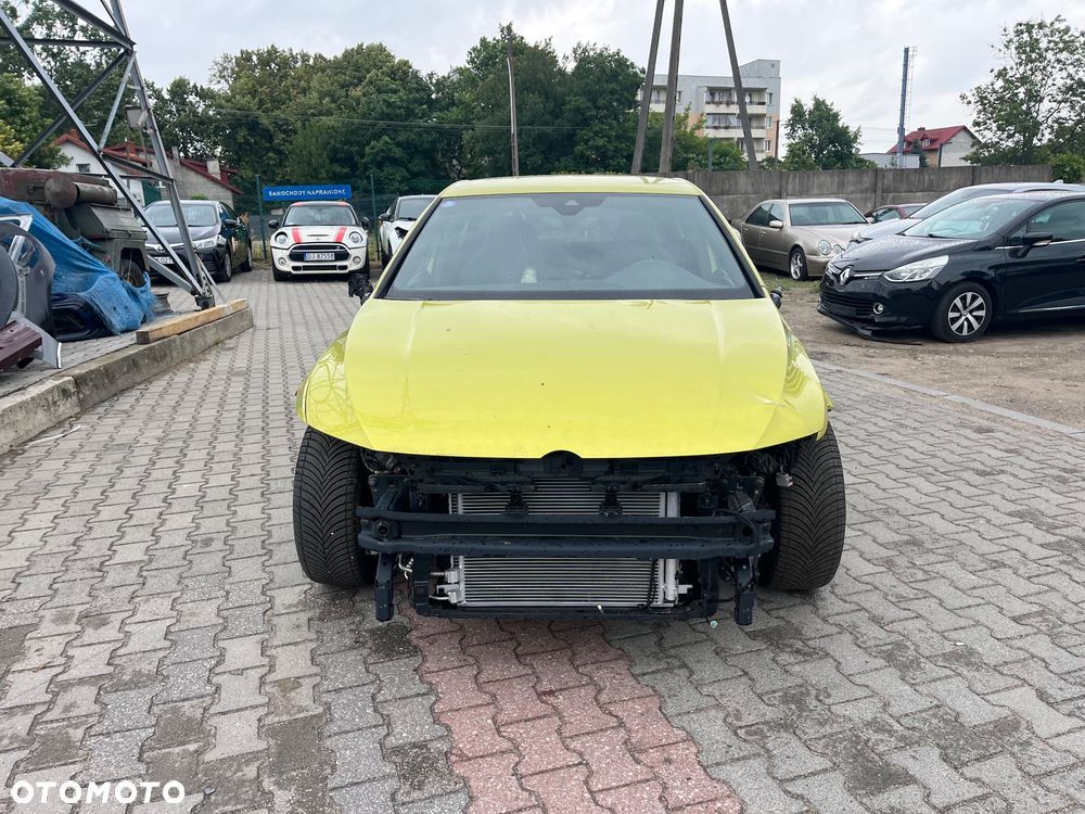 Volkswagen Golf 1.5 eTSI OPF DSG R-Line - 2